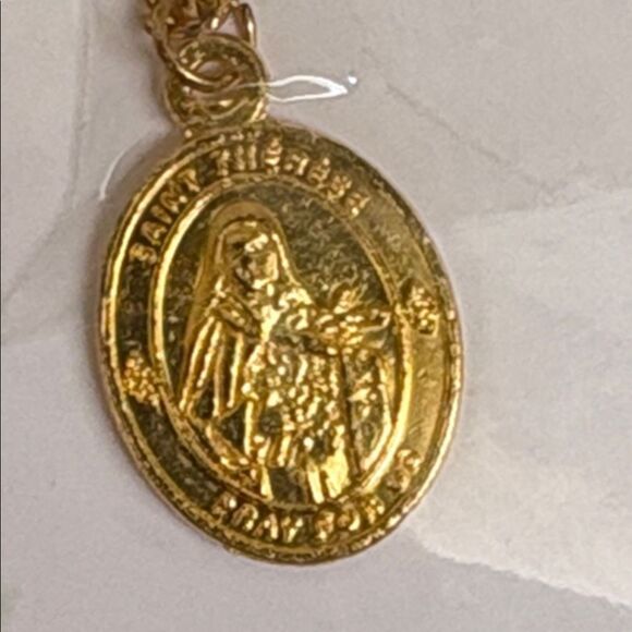 NEW! St. Therese of Lisieux Feast Day Gold Tone Oval Pendant Necklace - Picture 3 of 3